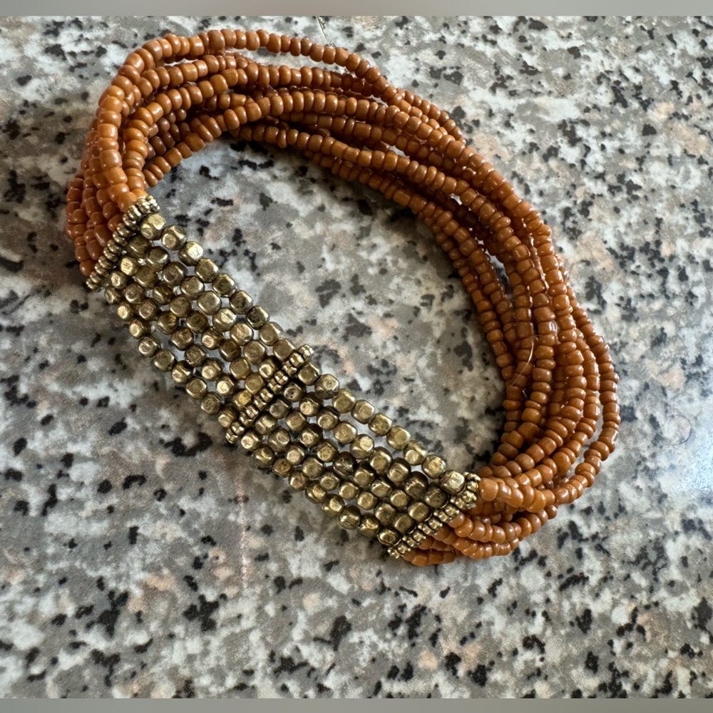 Multi strands stretch beaded bracelet —stunner!